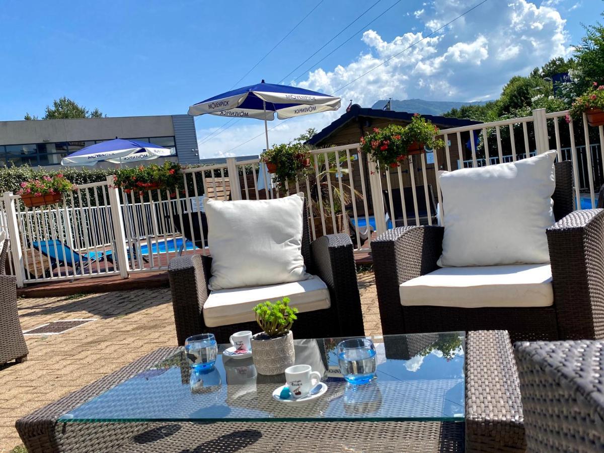 Hotel Le Neron - Logis Fontanil-Cornillon Экстерьер фото