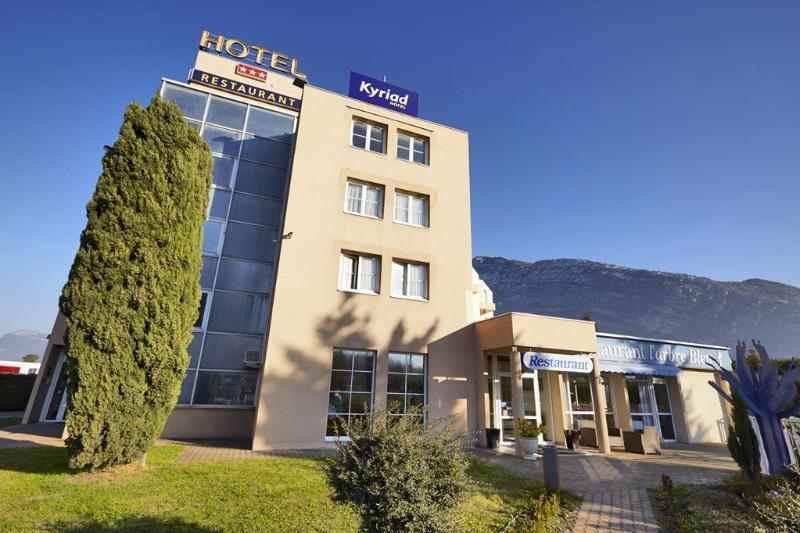 Hotel Le Neron - Logis Fontanil-Cornillon Экстерьер фото