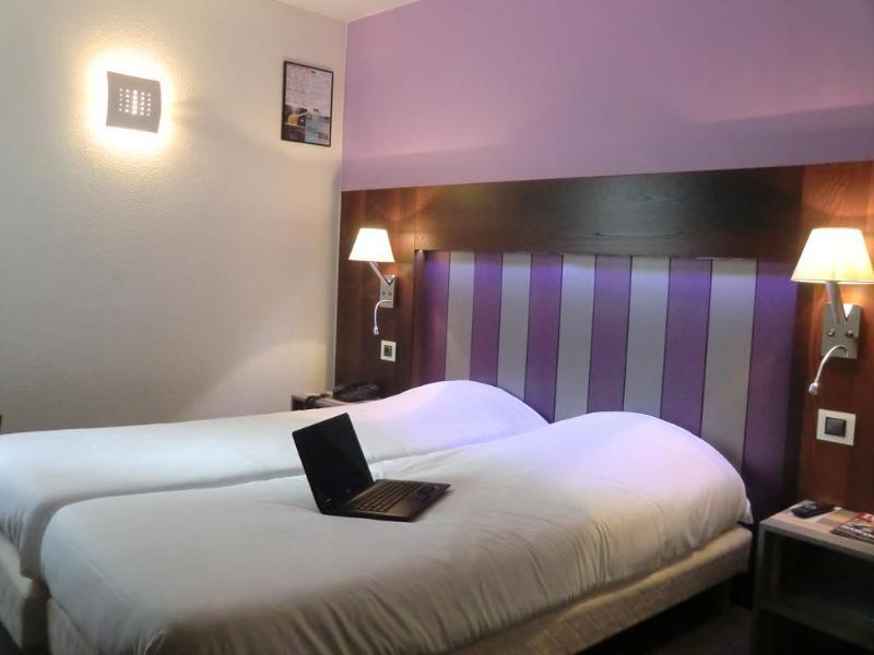 Hotel Le Neron - Logis Fontanil-Cornillon Экстерьер фото